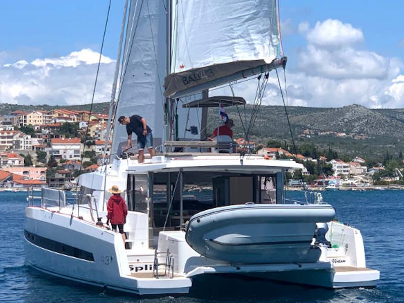 Book yachts online - catamaran - Bali 4.3 - Carpe Ventum - rent