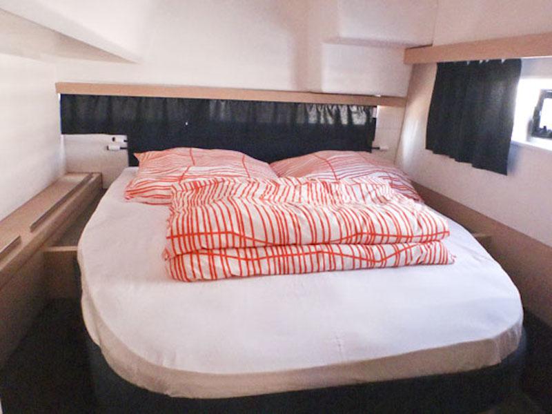 Book yachts online - catamaran - Lucia 40 - Leon - rent