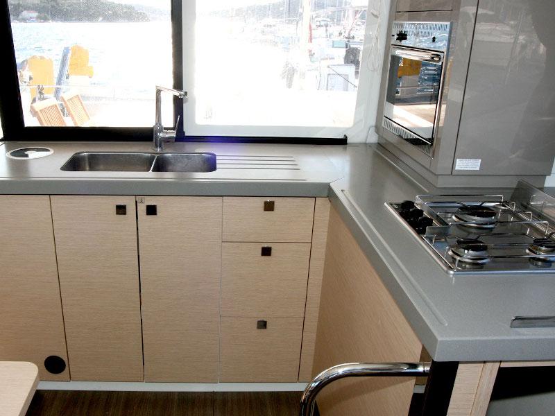 Book yachts online - catamaran - Lucia 40 - Leon - rent