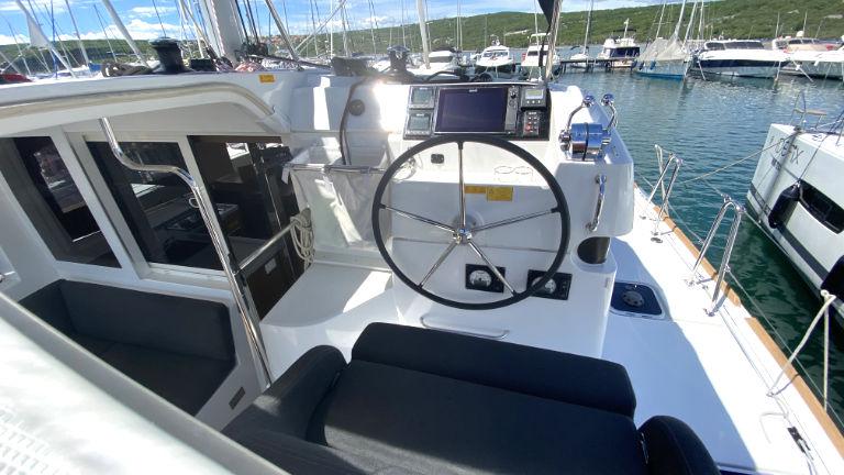 Book yachts online - catamaran - Lagoon 40_1 - Sunset - rent
