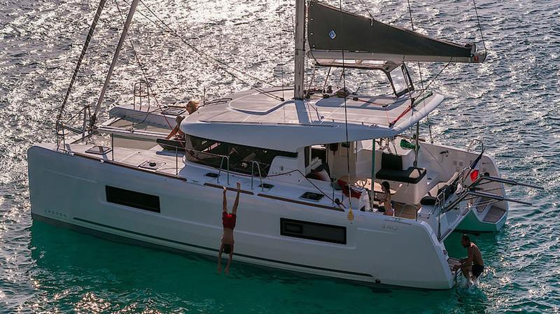 Book yachts online - catamaran - Lagoon 40_1 - Sunset - rent