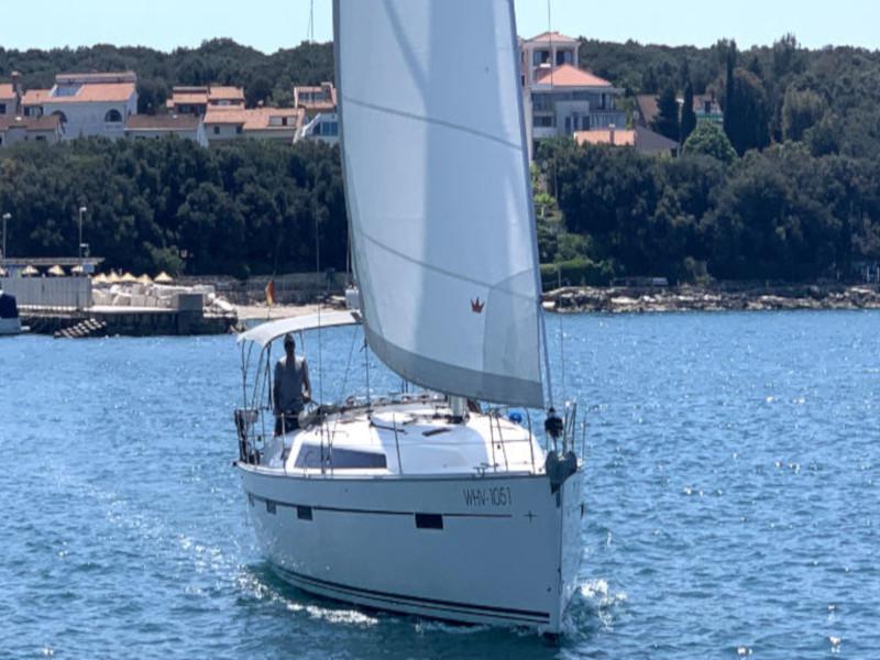 Book yachts online - sailboat - Bavaria Cruiser 41 - Raven - rent