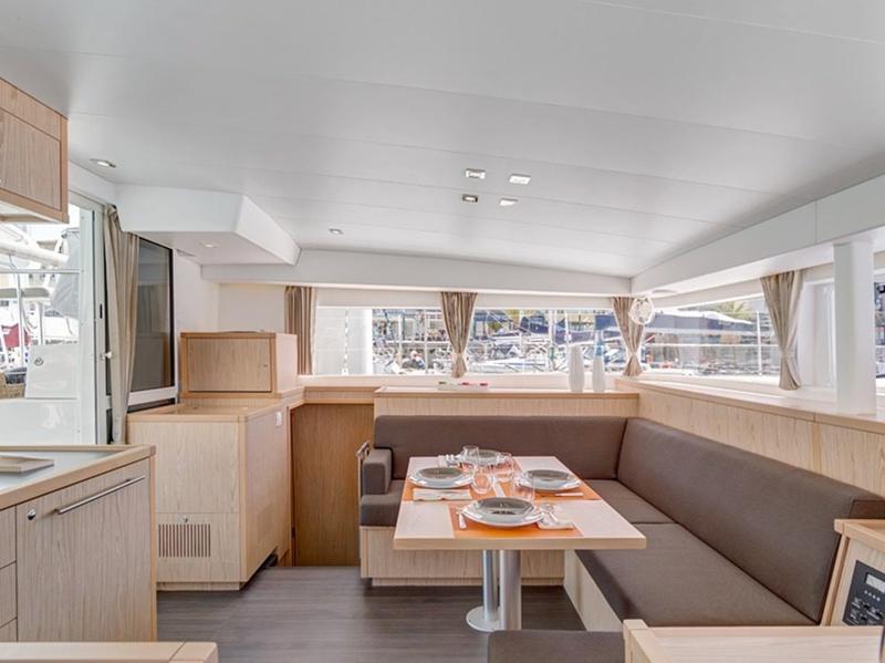 Book yachts online - catamaran - Lagoon 400 S2 - Vassiliki - rent