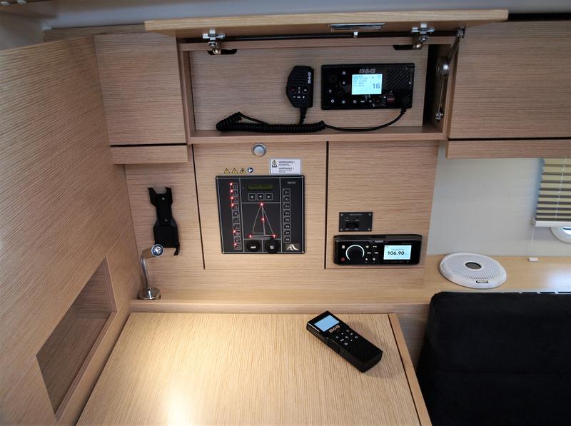 Book yachts online - sailboat - Hanse 418 - Diamante - rent