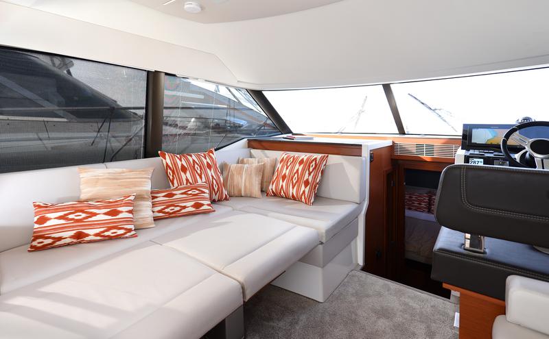 Book yachts online - motorboat - Prestige 420 New - My Love II - rent