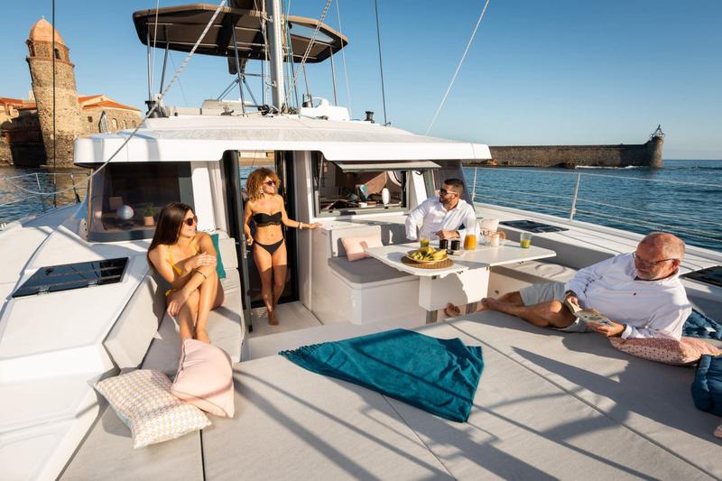 Book yachts online - catamaran - Bali 4.6 - Wild Bunch - rent