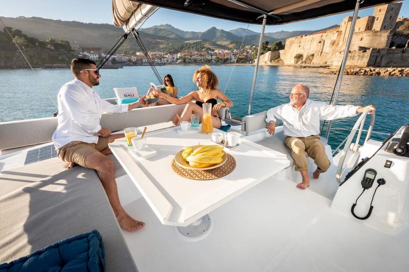 Book yachts online - catamaran - Bali 4.6 - Wild Bunch - rent