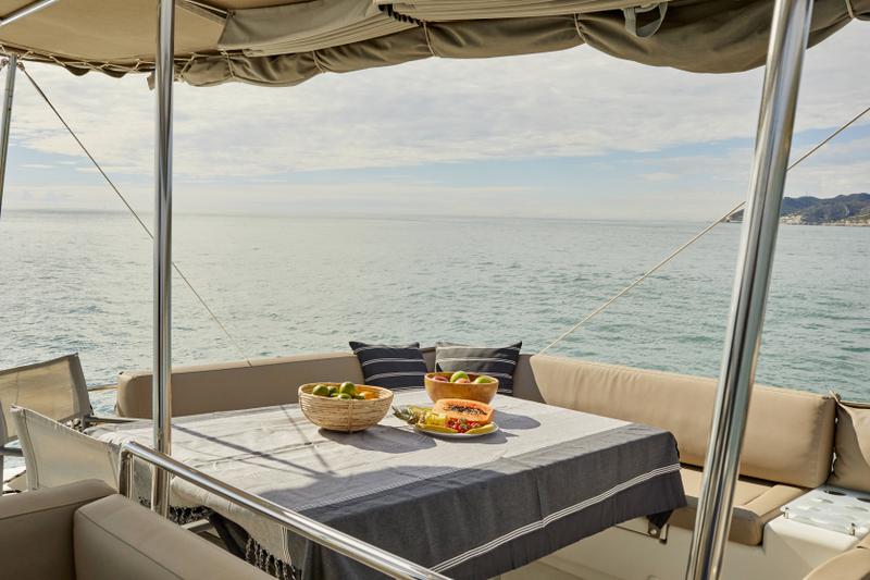 Book yachts online - catamaran - Lagoon 560 - Big Gani - rent