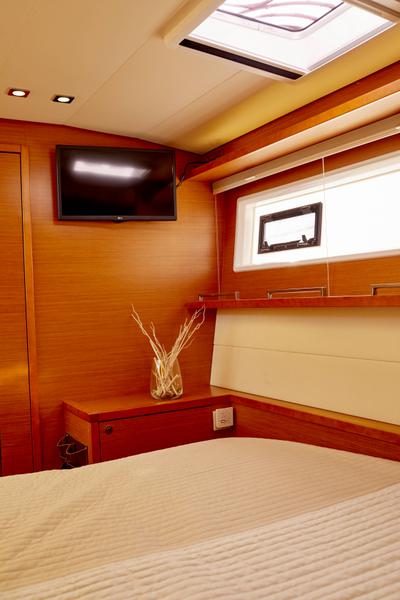 Book yachts online - catamaran - Lagoon 560 - Big Gani - rent