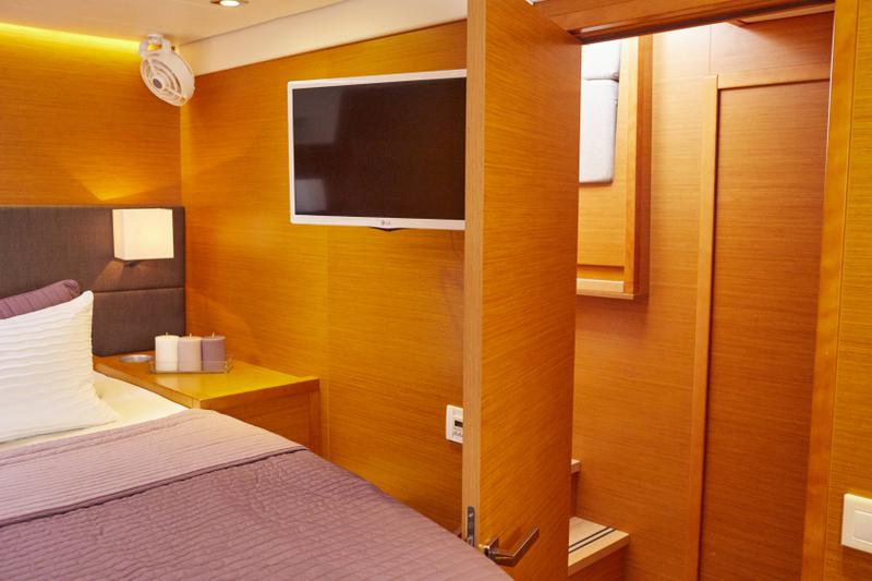 Book yachts online - catamaran - Lagoon 560 - Big Gani - rent