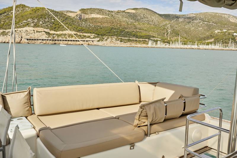 Book yachts online - catamaran - Lagoon 560 - Big Gani - rent