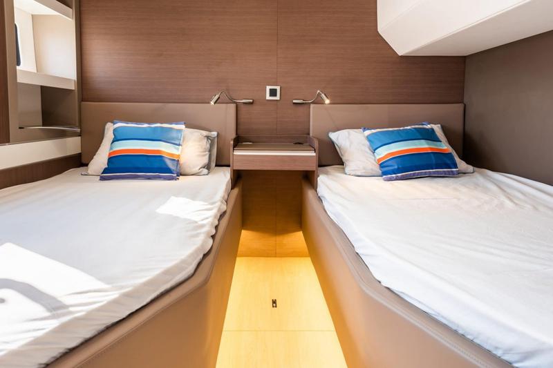 Book yachts online - catamaran - Bali 5.4. - Amura - rent
