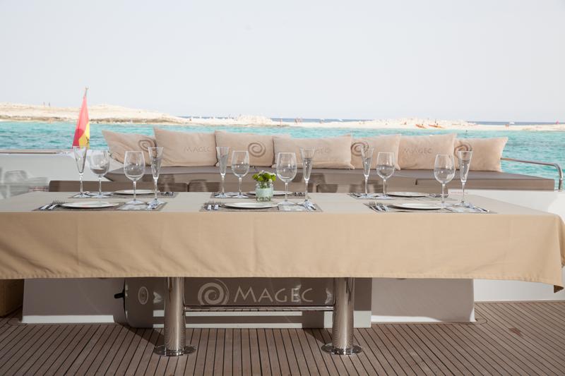 Book yachts online - catamaran - Victoria 67 - Magec - rent