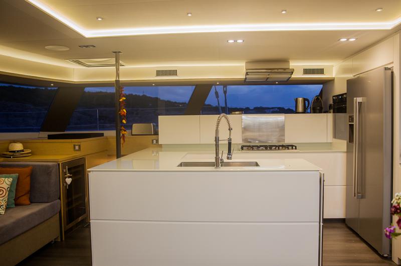Book yachts online - catamaran - Victoria 67 - Magec - rent