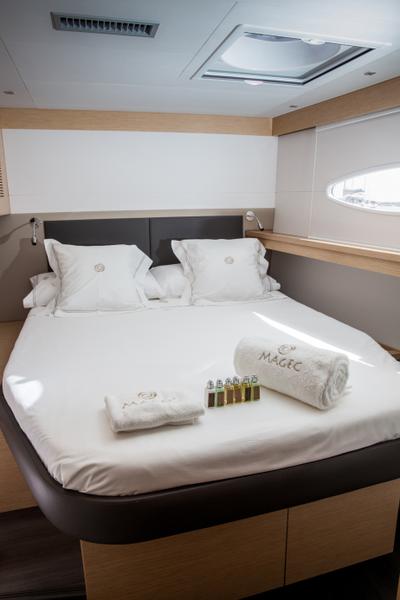 Book yachts online - catamaran - Victoria 67 - Magec - rent