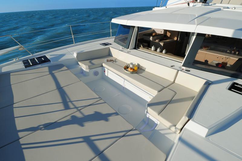 Book yachts online - catamaran - Bali 4.1 - Intrepido - rent