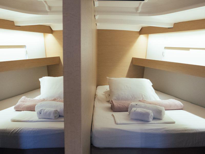 Book yachts online - sailboat - Sun Odyssey 440 - Finesse - rent