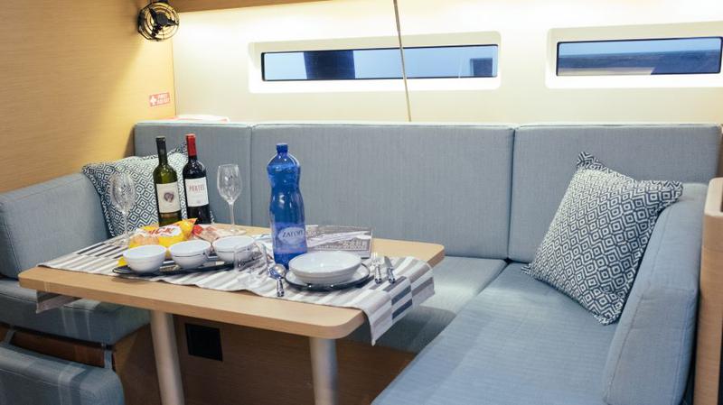 Book yachts online - sailboat - Sun Odyssey 440 - Finesse - rent
