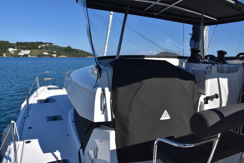 Book yachts online - catamaran - Lagoon 42 - Kit Cat - rent