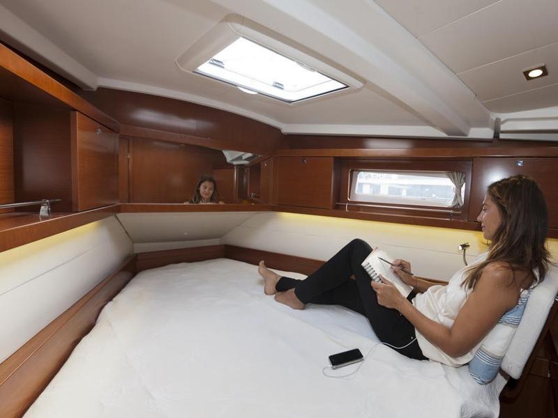 Book yachts online - sailboat - Oceanis 41 - Ocellot blue - rent