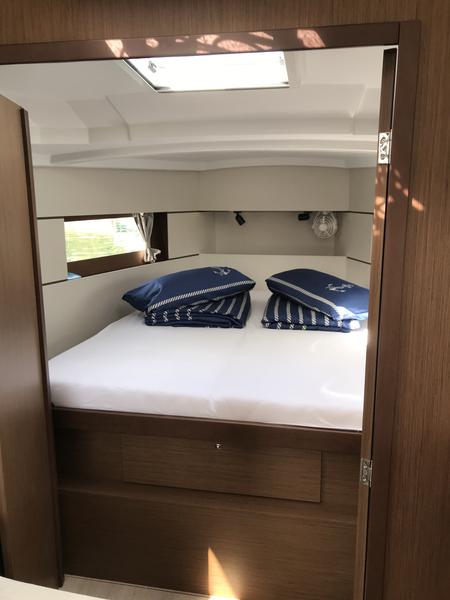 Book yachts online - sailboat - Oceanis 38.1 - Eleven - rent