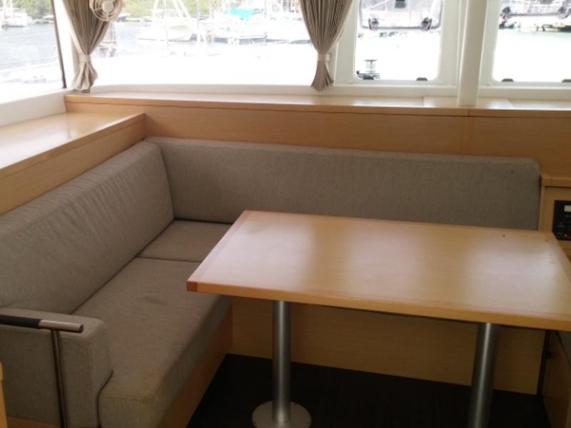 Book yachts online - catamaran - Lagoon 400 S2 - Ruby - rent