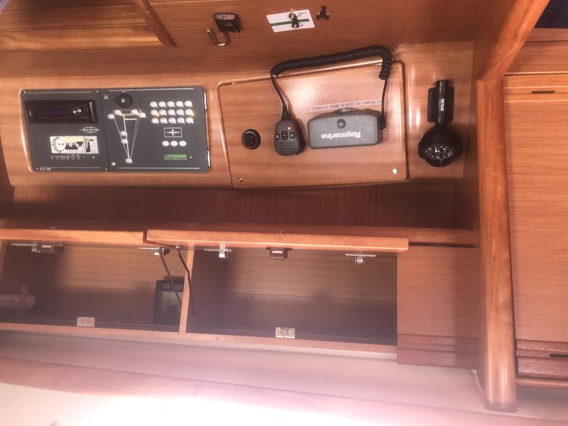 Book yachts online - sailboat - Bavaria Cruiser 40 - Benno - rent