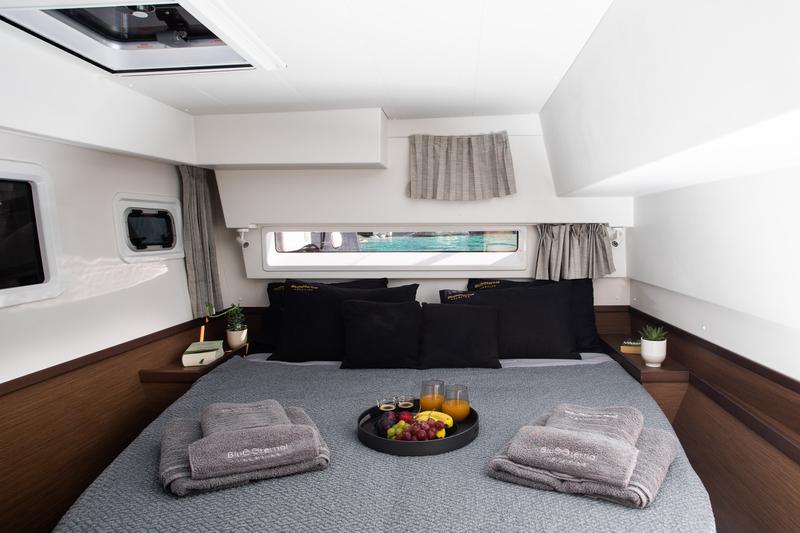 Book yachts online - catamaran - Lagoon 42 - Casta Diva VIP-equipped (AC/Gen/Watermaker) - rent