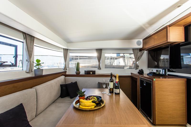 Book yachts online - catamaran - Lagoon 40 - Sol Invictus VIP-equipped (AC/Gen/Watermaker) - rent