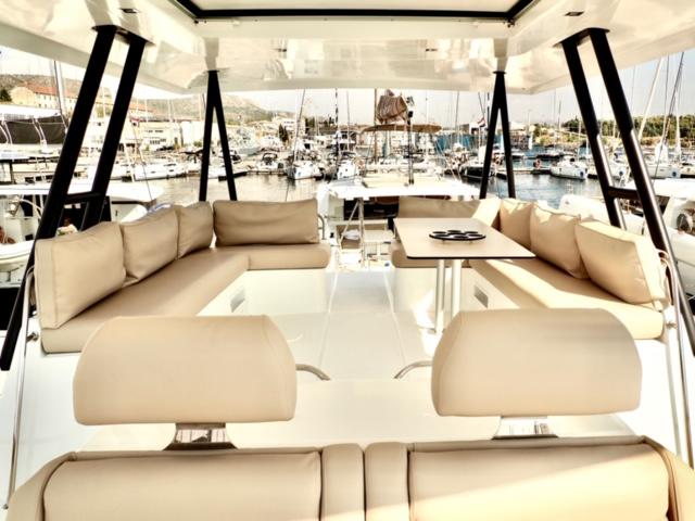 Book yachts online - powercatamaran - Bali 4.3 MY - SIERRA - rent