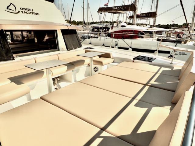 Book yachts online - powercatamaran - Bali 4.3 MY - SIERRA - rent