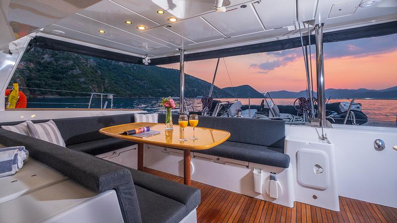 Book yachts online - catamaran - Lagoon 500 - Zee - Refit 2020  - rent