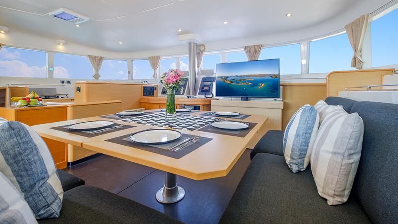 Book yachts online - catamaran - Lagoon 500 - Zee - Refit 2020  - rent