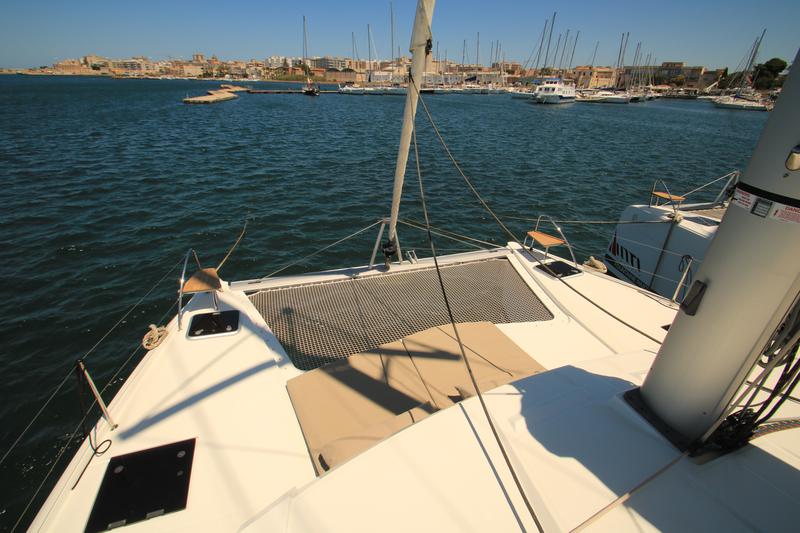 Book yachts online - catamaran - Fountaine Pajot Lucia 40 - Lipara (Ac+Gen+Wm) - rent