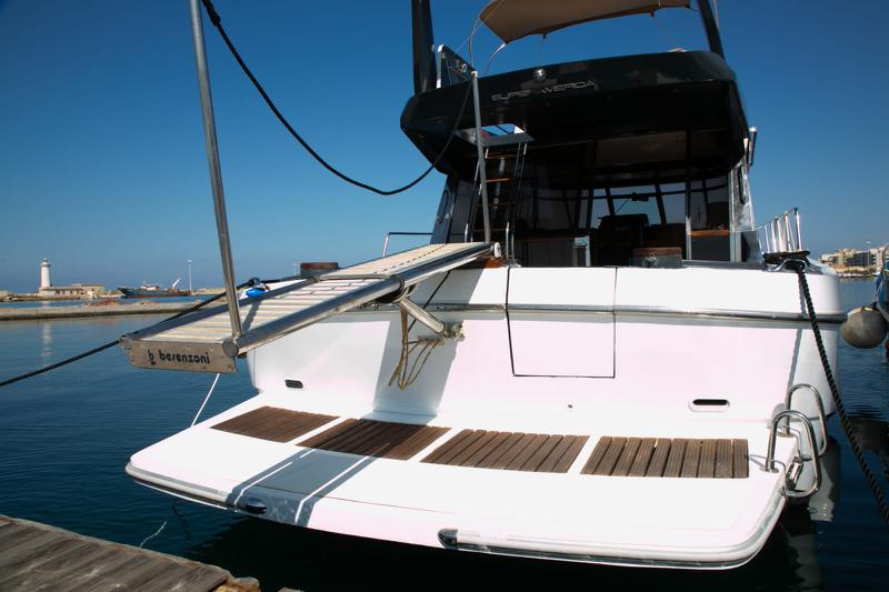 Book yachts online - motorboat - Riva 45 SuperAmerica - Hidra 1977 (Refit 2020) - rent