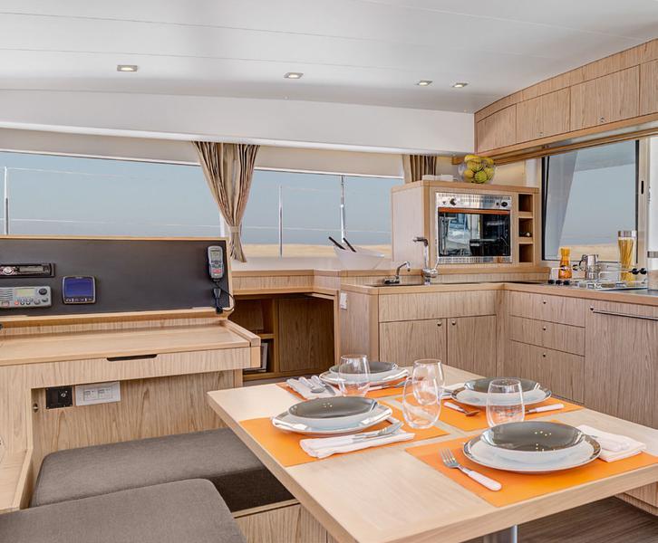 Book yachts online - catamaran - Lagoon 400 S2 - Caciarda - rent