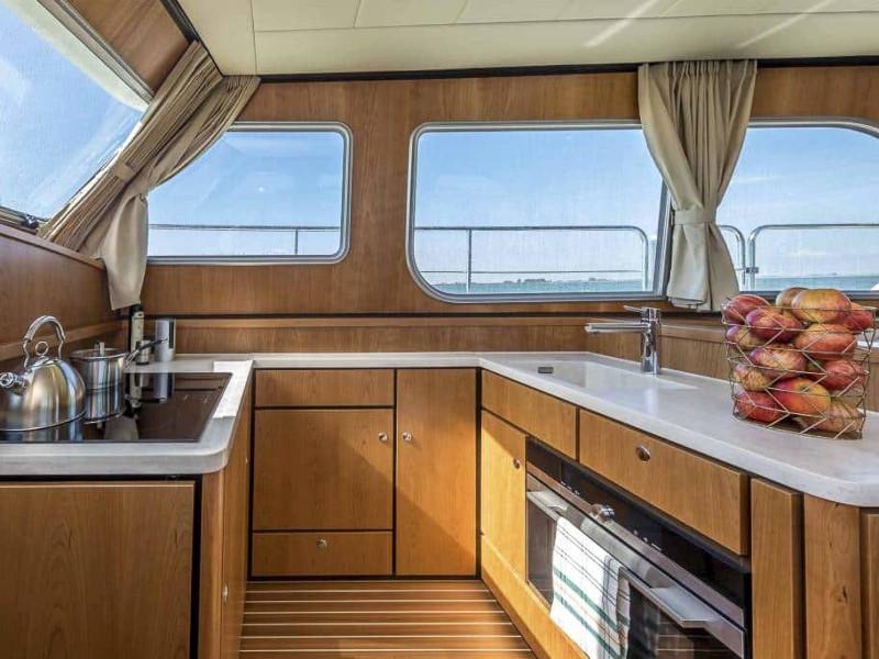 Book yachts online - motorboat - Linssen Grand Sturdy 45.0 AC - Florina - rent