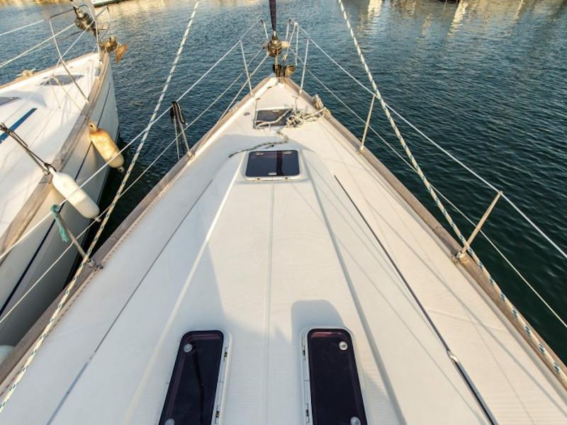 Book yachts online - sailboat - Bavaria 44 - Twins - rent