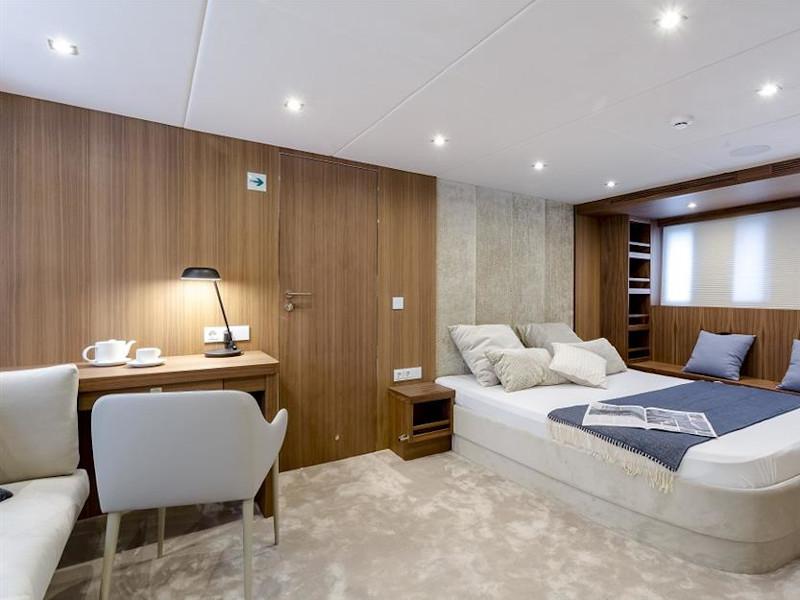Book yachts online - motorboat - Timeless 78 - Super Yacht - rent