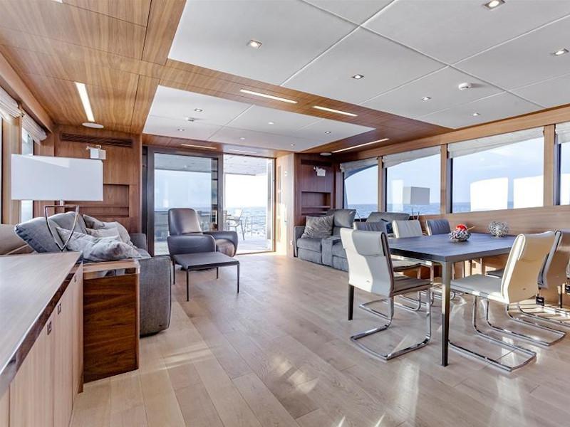 Book yachts online - motorboat - Timeless 78 - Super Yacht - rent
