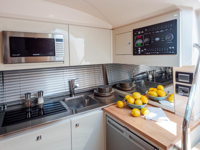 Book yachts online - motorboat - Sessa C35 - Jupika - rent