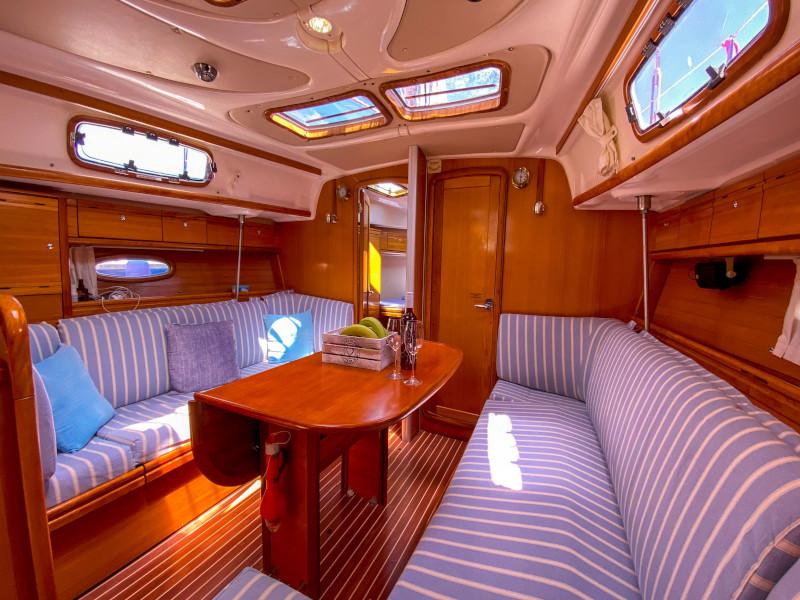 Book yachts online - sailboat - Bavaria 37 Cruiser - Alkmini - rent