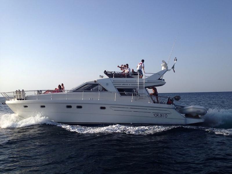 Book yachts online - motorboat - Raffaelli Storm 47S - Isla Balula - rent