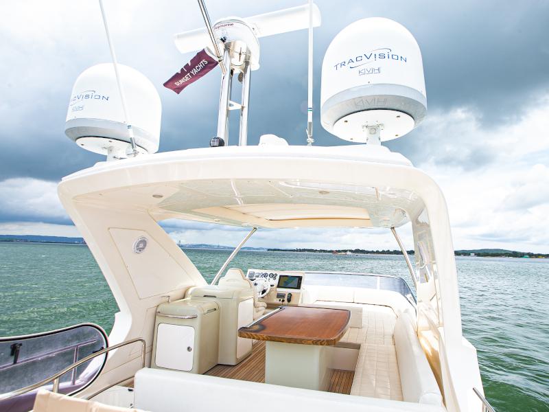 Book yachts online - motorboat - Azimut 64 Flybridge - Copacceti - rent