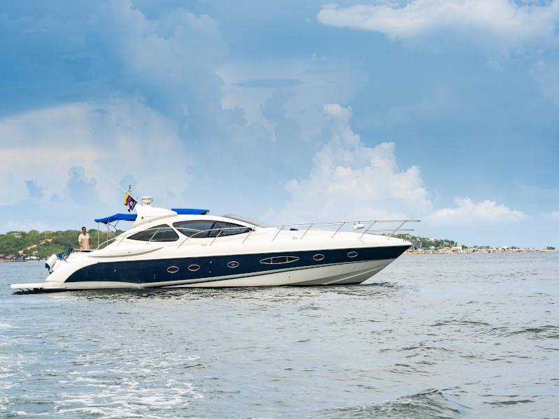 Book yachts online - motorboat - Azimut 55 - Atlantis - rent
