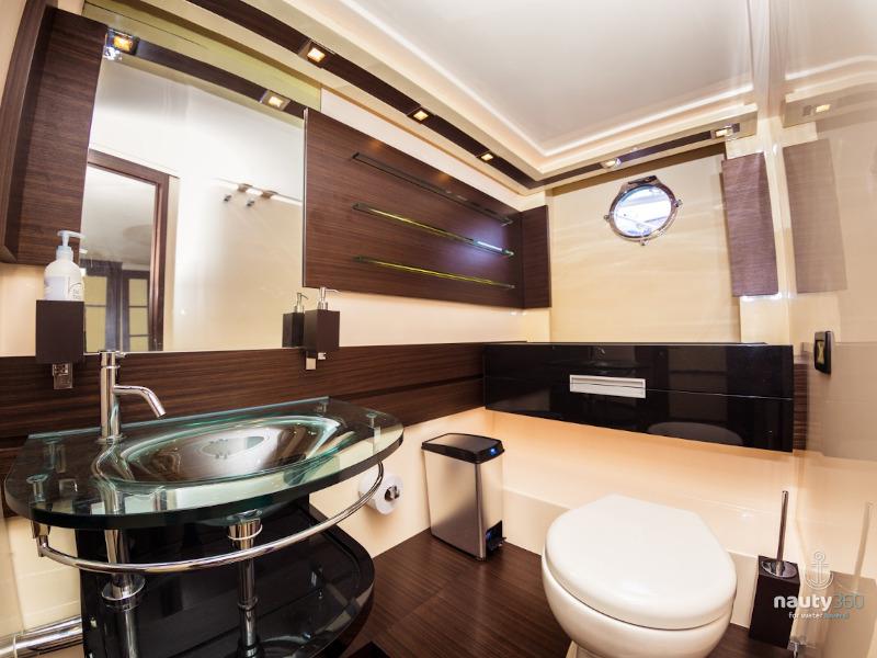 Book yachts online - motorboat - Azimut 62 S - Venecia - rent