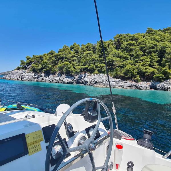 Book yachts online - catamaran - Bali 4.1 - Iris (Water Maker, Solar panels, Fans in all cabins) - rent