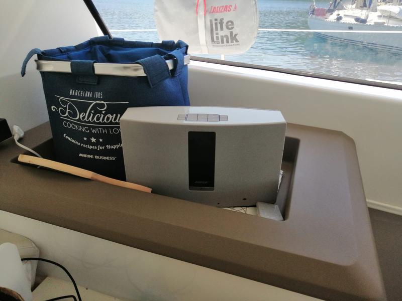 Book yachts online - catamaran - Bali 4.1 - Iris (Water Maker, Solar panels, Fans in all cabins) - rent