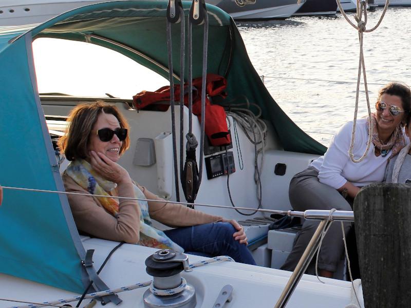 Book yachts online - sailboat - First 35 S5 - Diva - rent