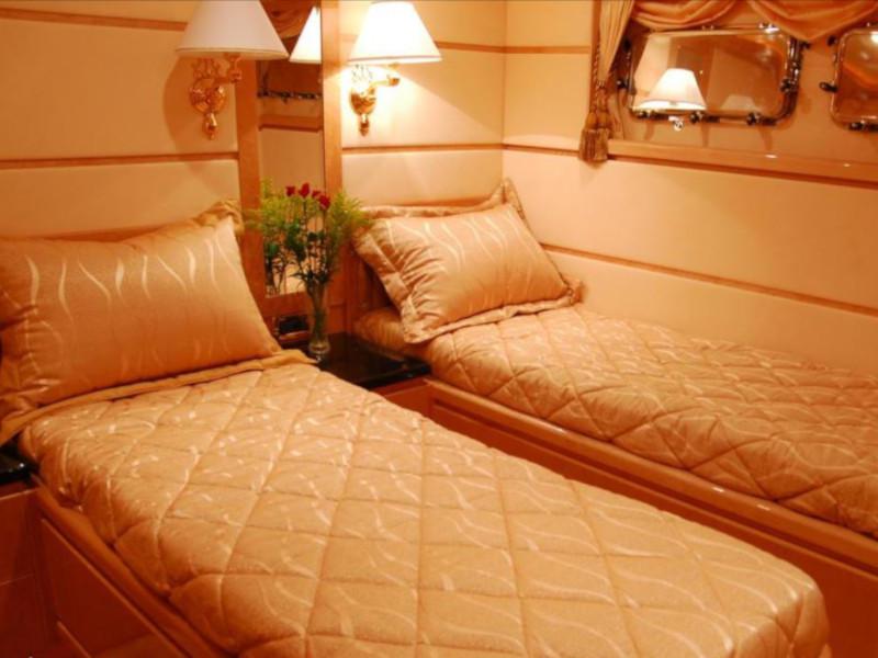 Book yachts online - motorboat - Motoryacht - LADY EILEEN II - rent